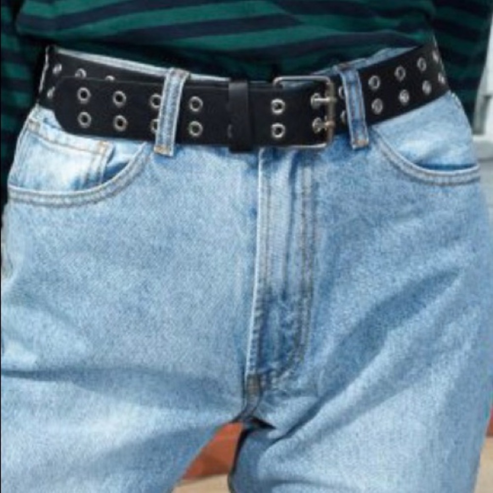 EUC Brandy Melville Grommet belt